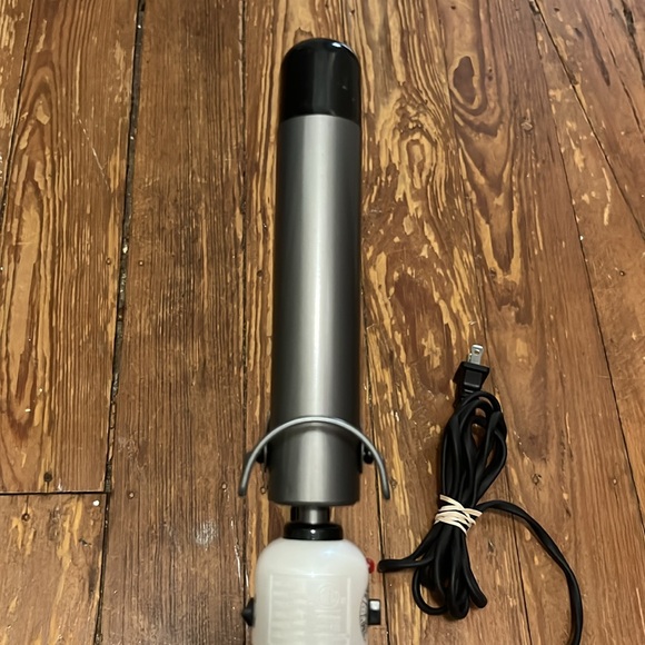 Curling Iron by Hot Tools 11/2”Diamond Platinum Nano Ceramic Barrel Frizz Free - Picture 4 of 5